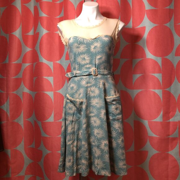 Effie’s Heart Blue White Tan Floral Dress Medium Sleeveless Belt Pockets - Picture 1 of 9